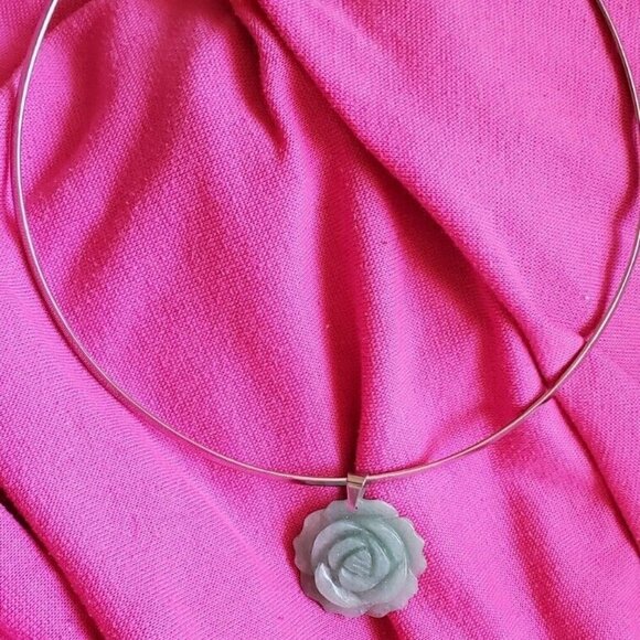 Rose Carved Green Aventurine and Freshwater Pearl bracelet & Collar Neck… - Picture 3 of 11